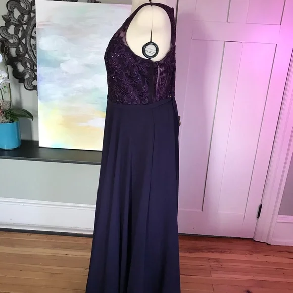 Purple illusion gown with sweetheart neckline - Picture 4 of 10